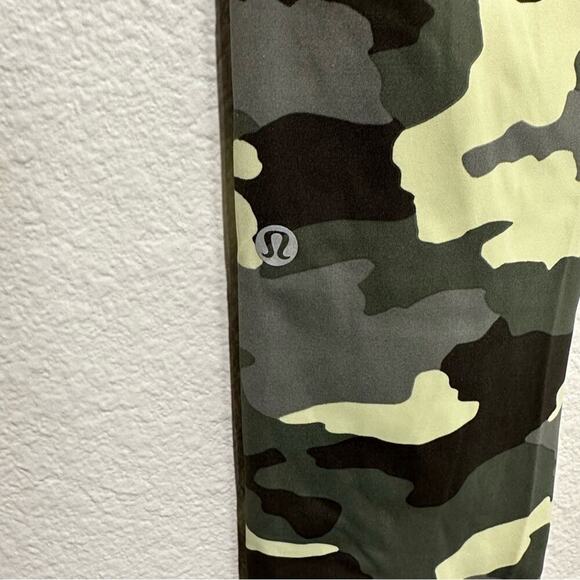 Lululemon Leggings Fast and Free High Rise Crop 23" Camo - Picture 9 of 12